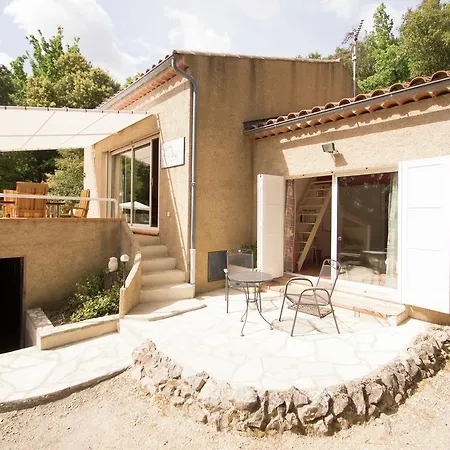 Villa - Regusse Βίλα *
